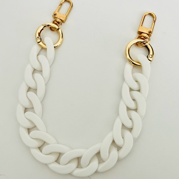 White soft rubber coated chunky chain link strap/charm - Picture 1 of 2